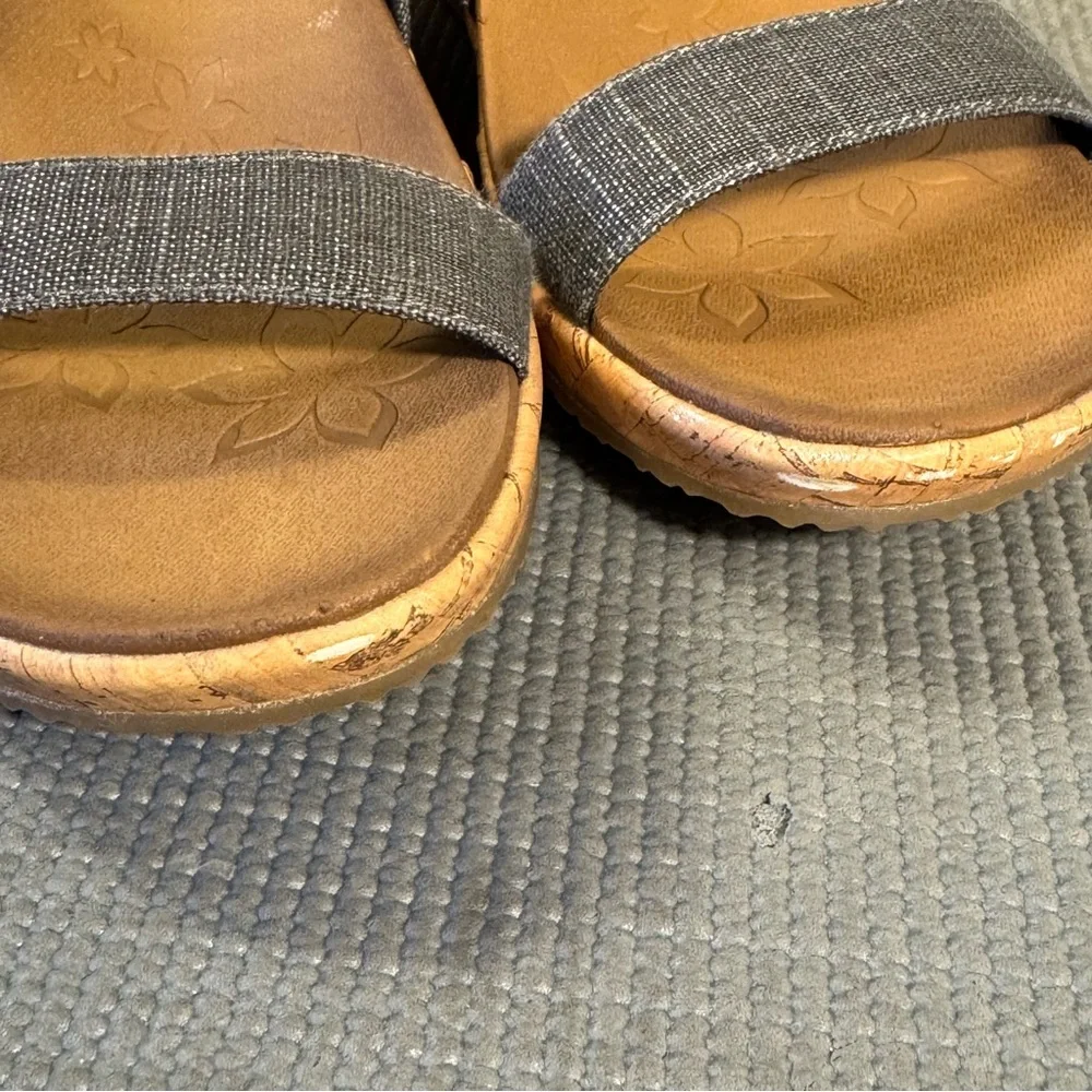 SKECHERS Cali Beverlee Smitten Kitten #SN 38527 Women's Black Wedge Sandals Sz 9
